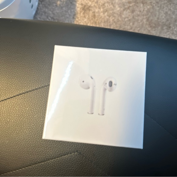 Apple AirPod Gen 2 - Picture 1 of 3